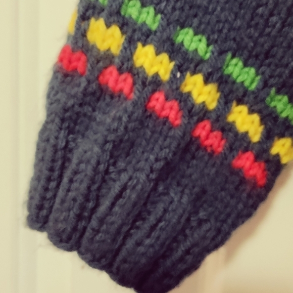 Handmade vintag knitted sweater youth 17.5" (35") chest 16.5" long button front - Picture 4 of 7